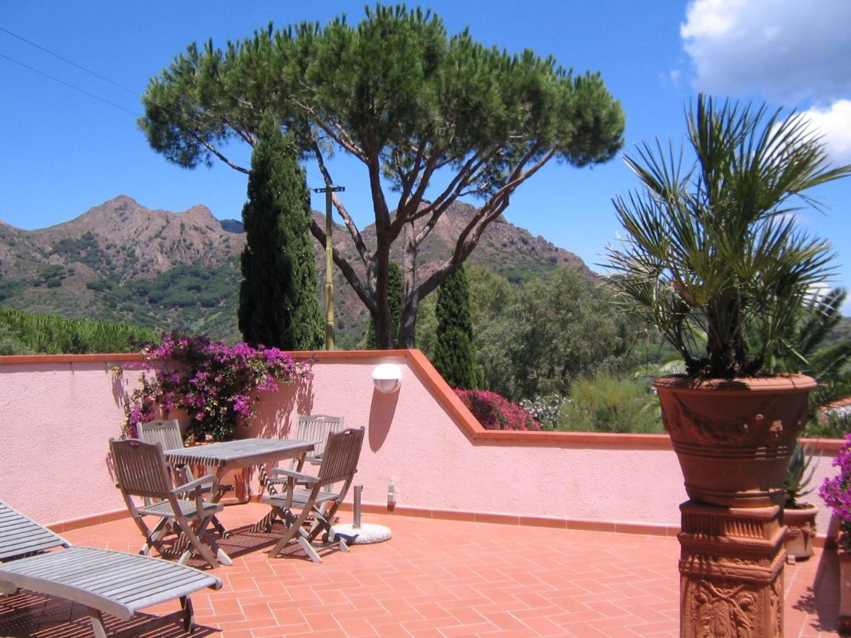 Studio-Appartment In Landhaus Mit Meerblick Porto Azzurro Exterior photo